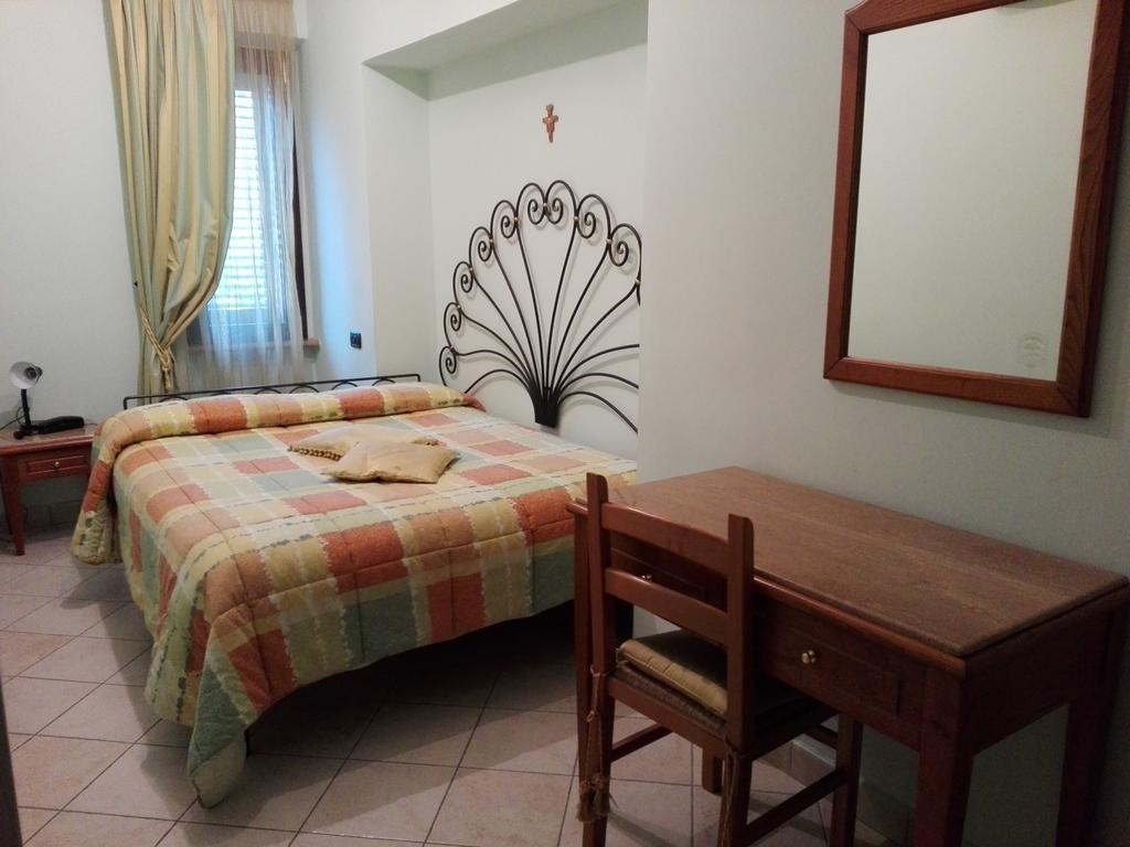 Hotel Ponte San Vittorino Assisi Kültér fotó