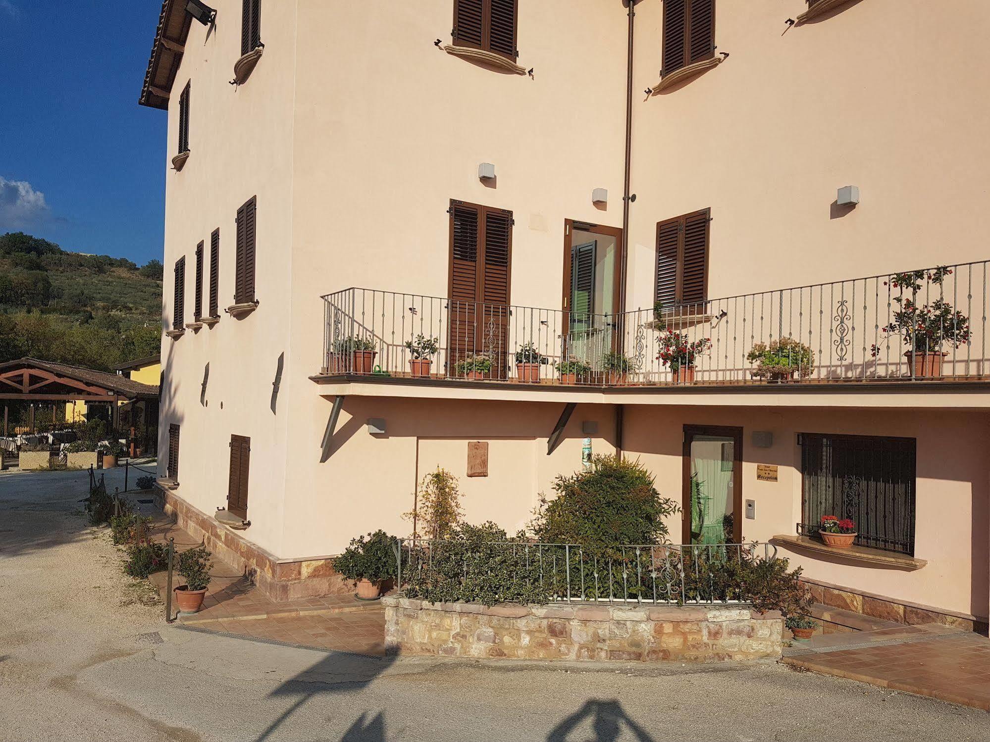 Hotel Ponte San Vittorino Assisi Kültér fotó