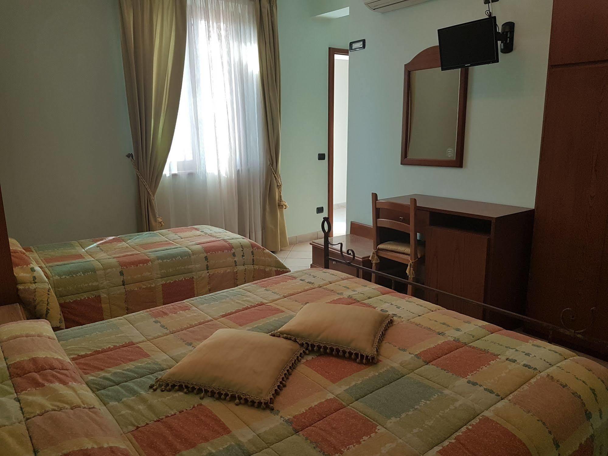 Hotel Ponte San Vittorino Assisi Kültér fotó