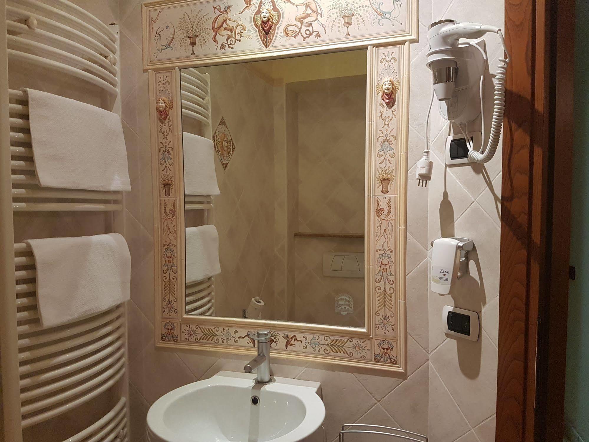 Hotel Ponte San Vittorino Assisi Kültér fotó