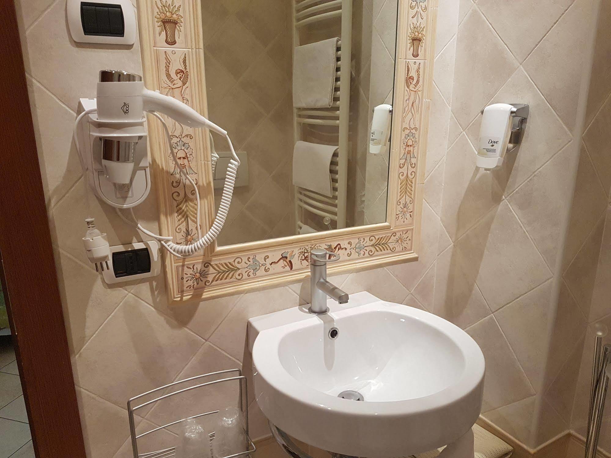 Hotel Ponte San Vittorino Assisi Kültér fotó