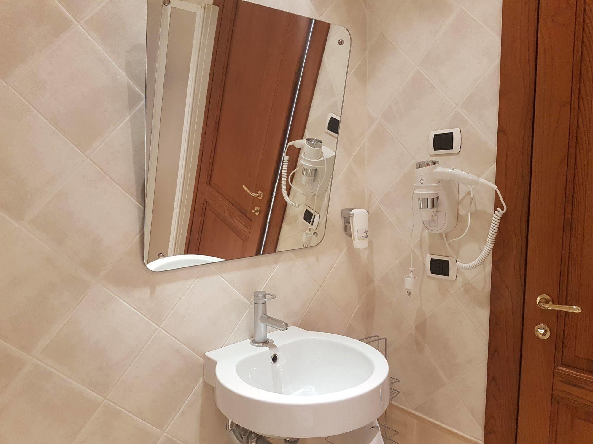 Hotel Ponte San Vittorino Assisi Kültér fotó